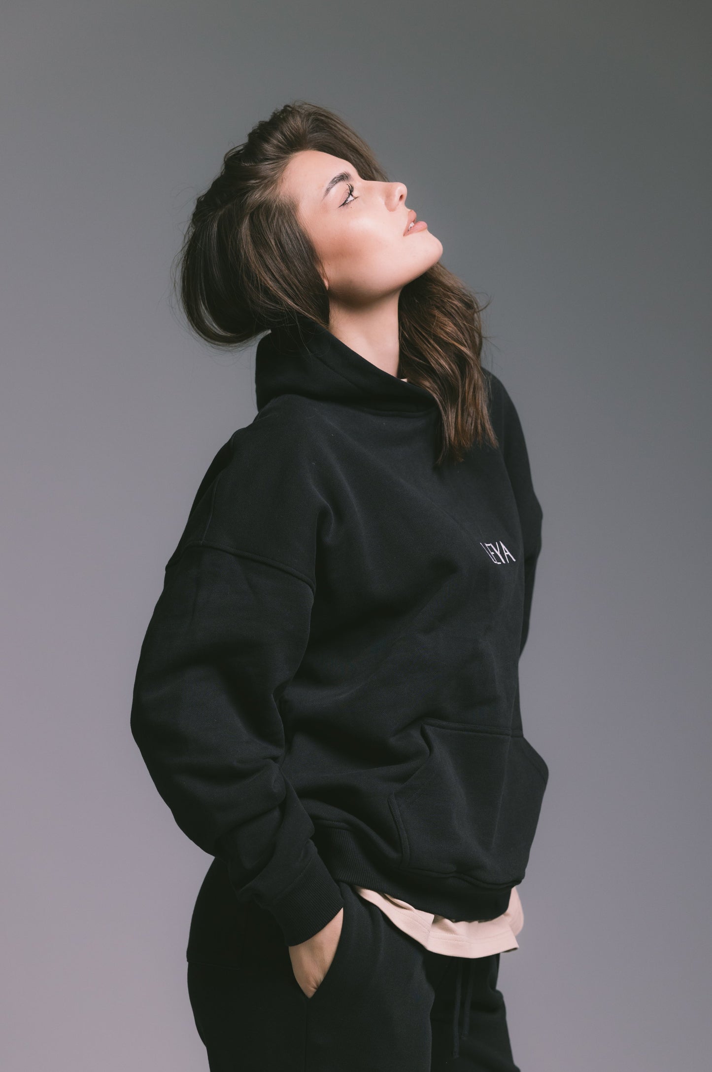 NOIR HOODIE