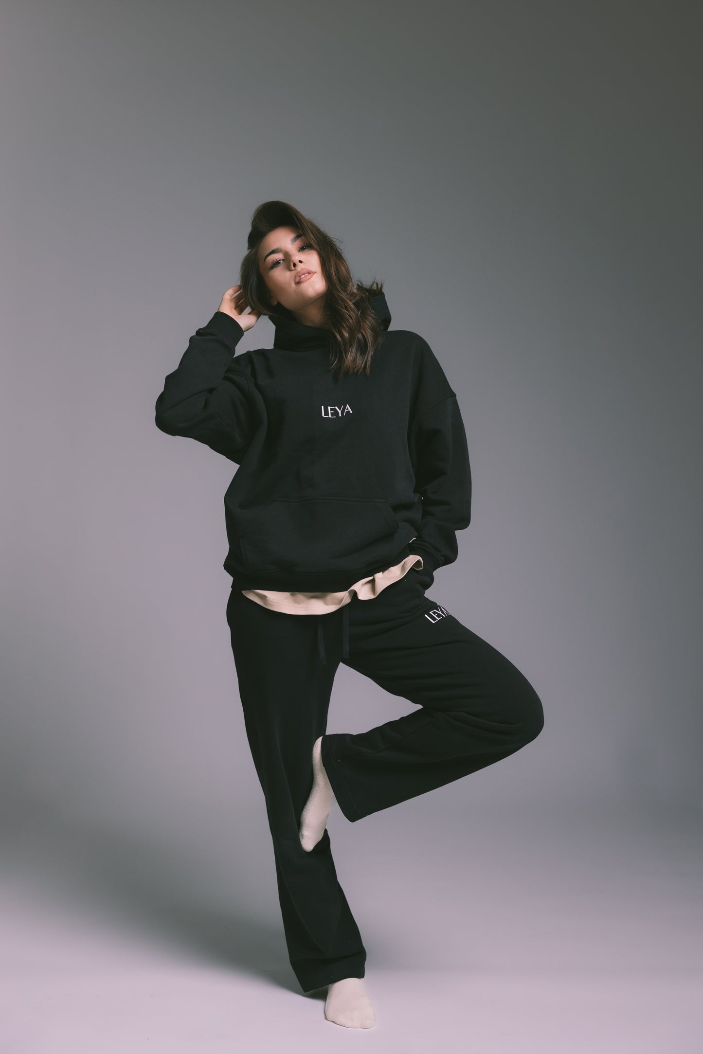 NOIR HOODIE