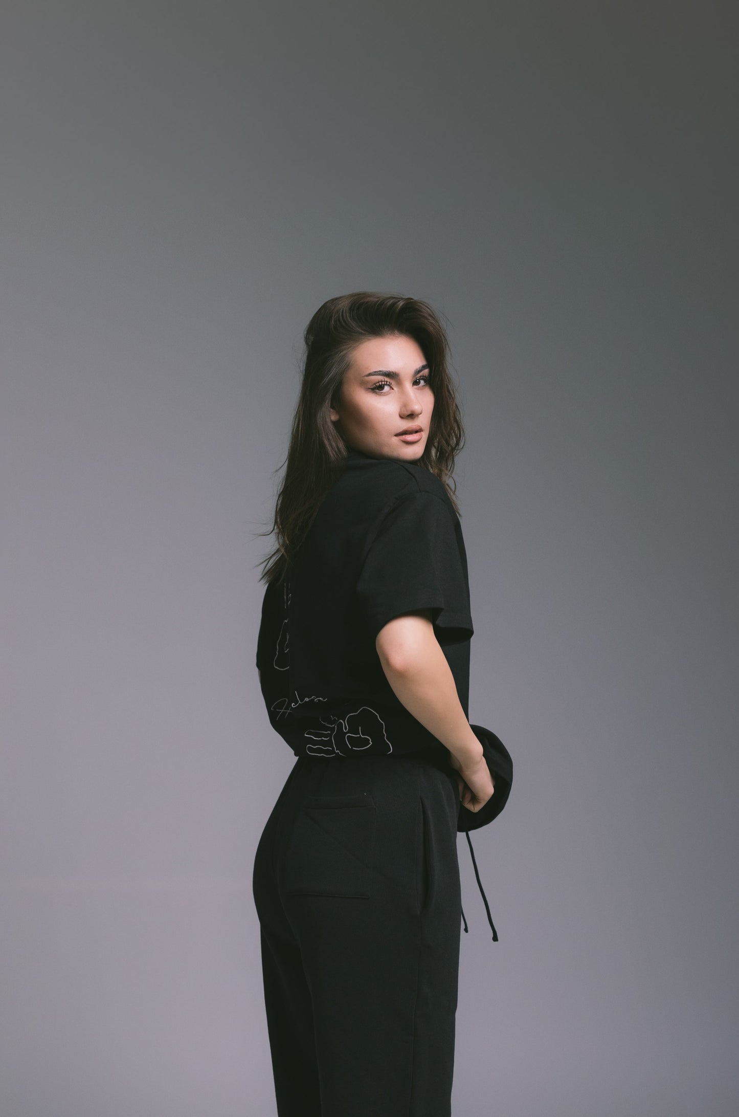 BLACK BOND TEE